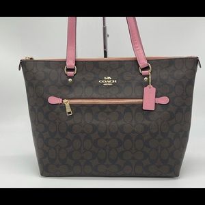 Coach Gallery Tote Bag in Signature Canvas